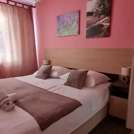 Norma Free Parking *