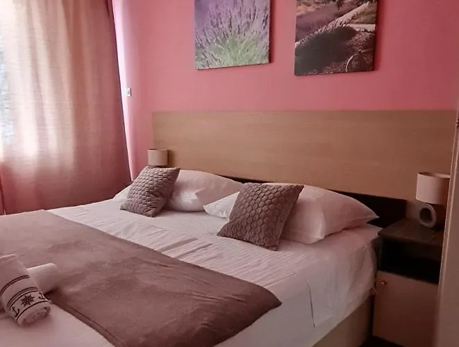 Norma Free Parking *